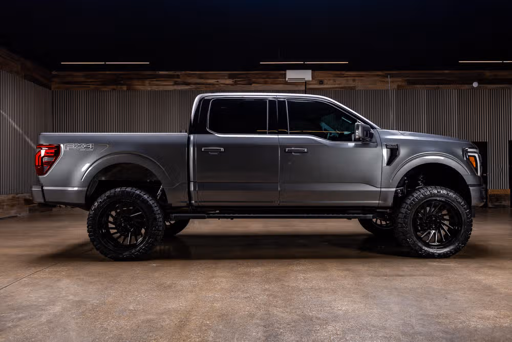 2026 Ford F-150 Lariat SuperCrew Image 11