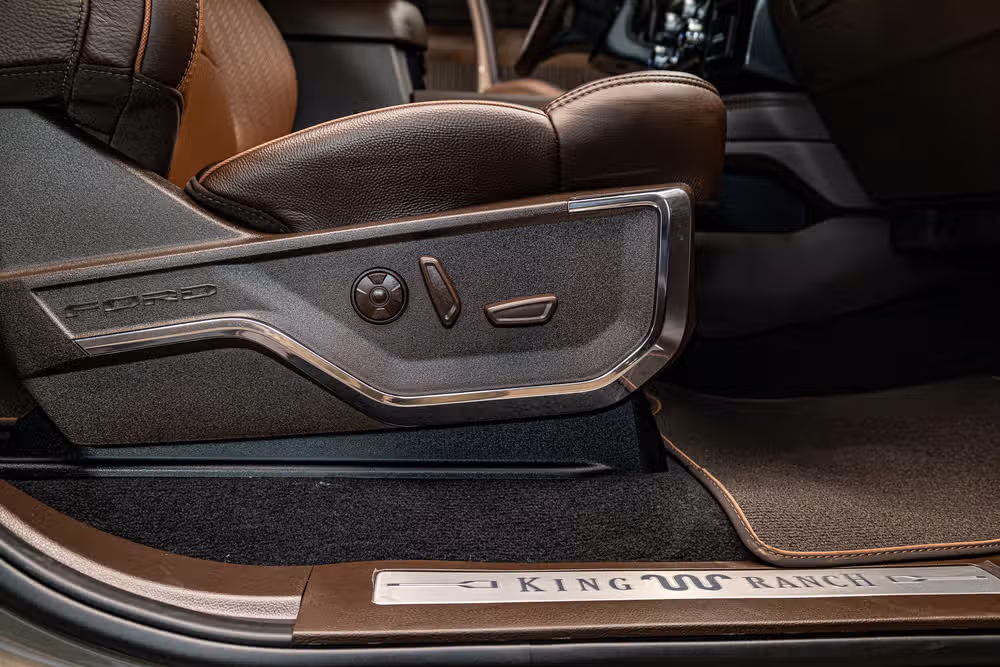2026 Ford F-250 Super Duty King Ranch Crew Cab Image 30