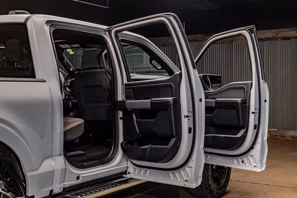 2024 Ford F-150 XLT SuperCrew Image 30