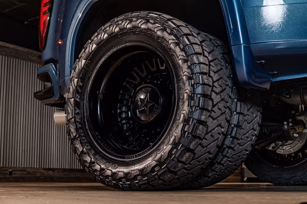 2026 GMC Sierra 3500HD Denali Ultimate Crew Cab Image 14