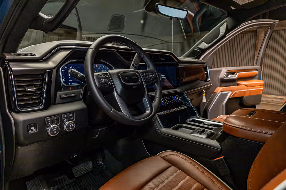 2026 GMC Sierra 3500HD Denali Ultimate Crew Cab Image 16