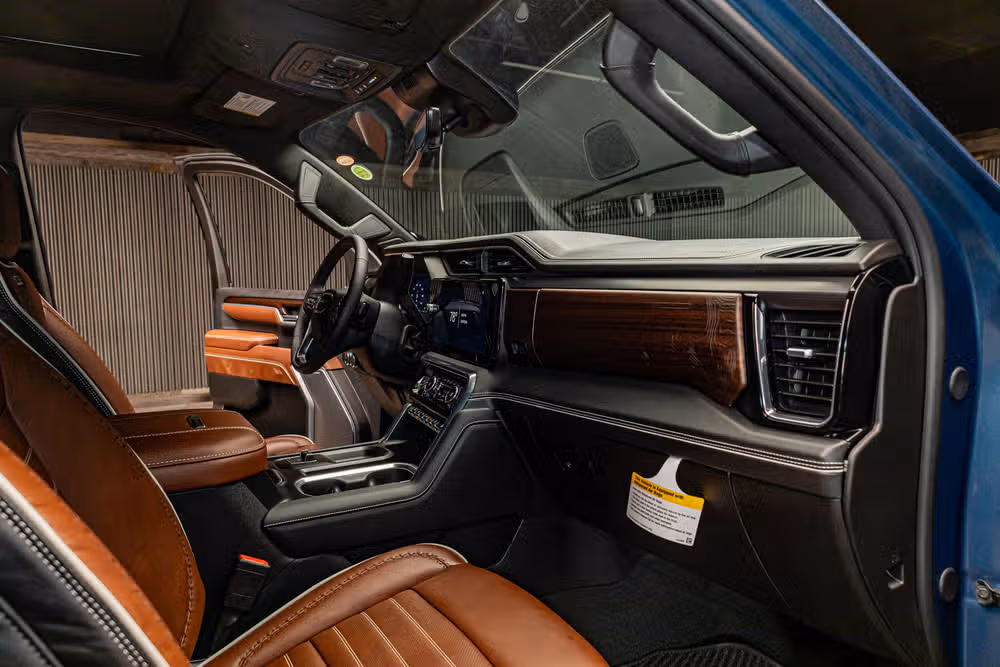 2026 GMC Sierra 3500HD Denali Ultimate Crew Cab Image 19