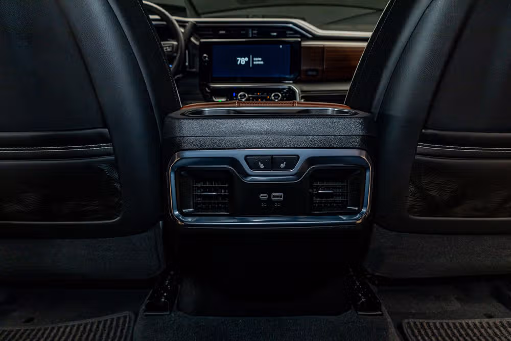2026 GMC Sierra 3500HD Denali Ultimate Crew Cab Image 27