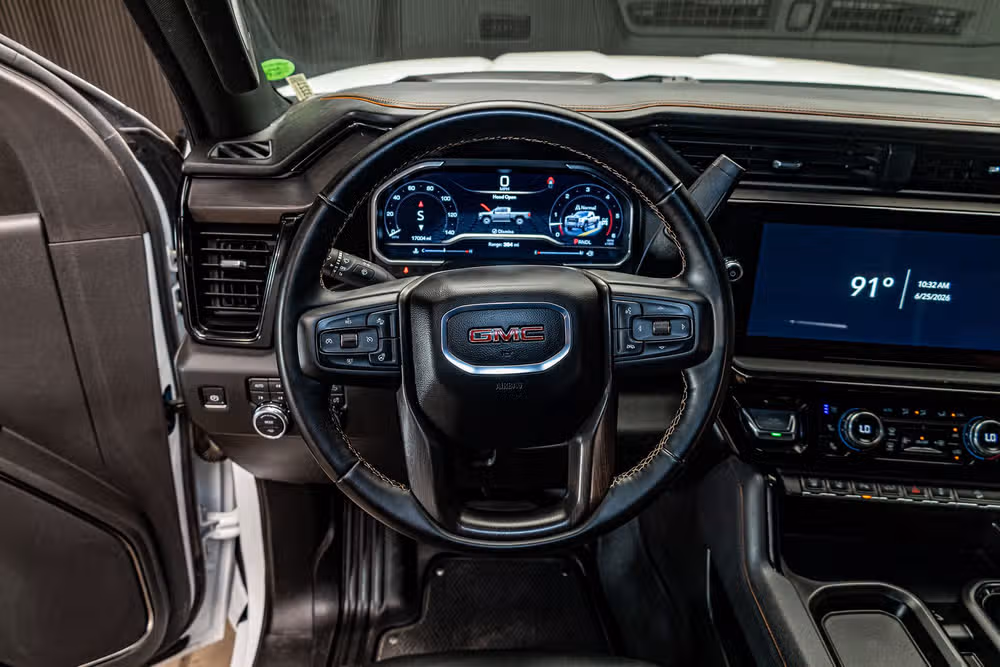 2025 GMC Sierra 2500HD AT4 Crew Cab Image 17