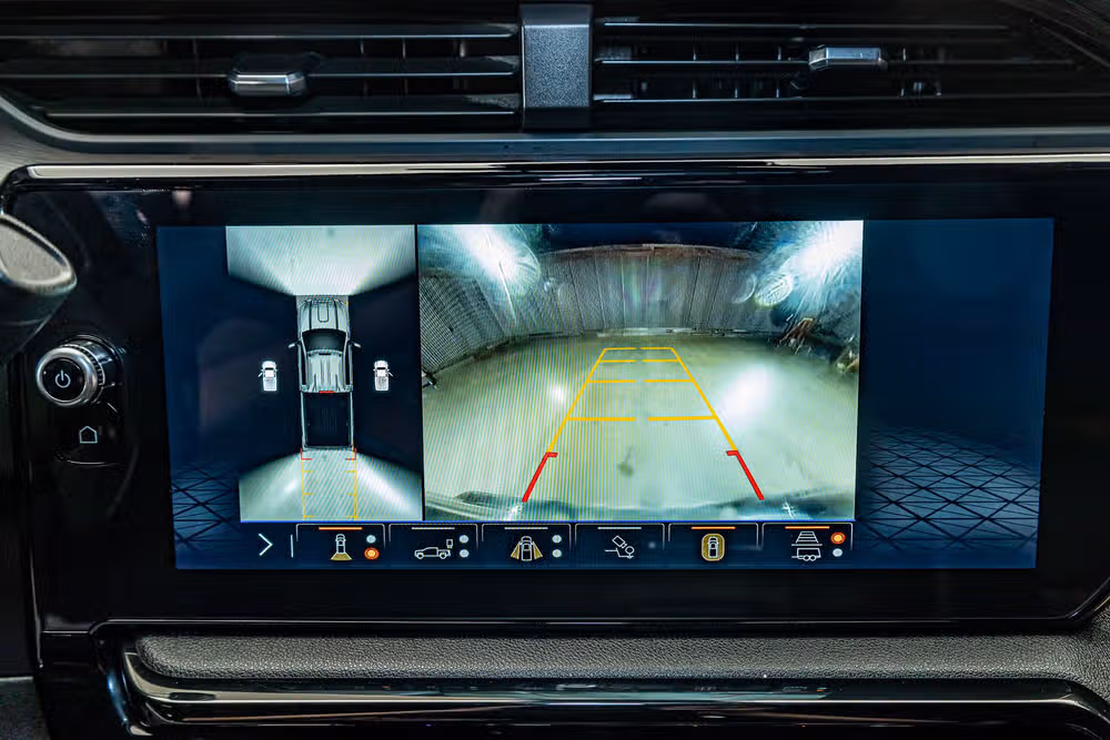 2025 GMC Sierra 2500HD AT4 Crew Cab Image 22