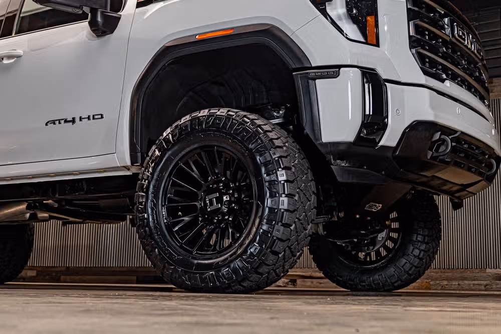 2025 GMC Sierra 2500HD AT4 Crew Cab Image 15