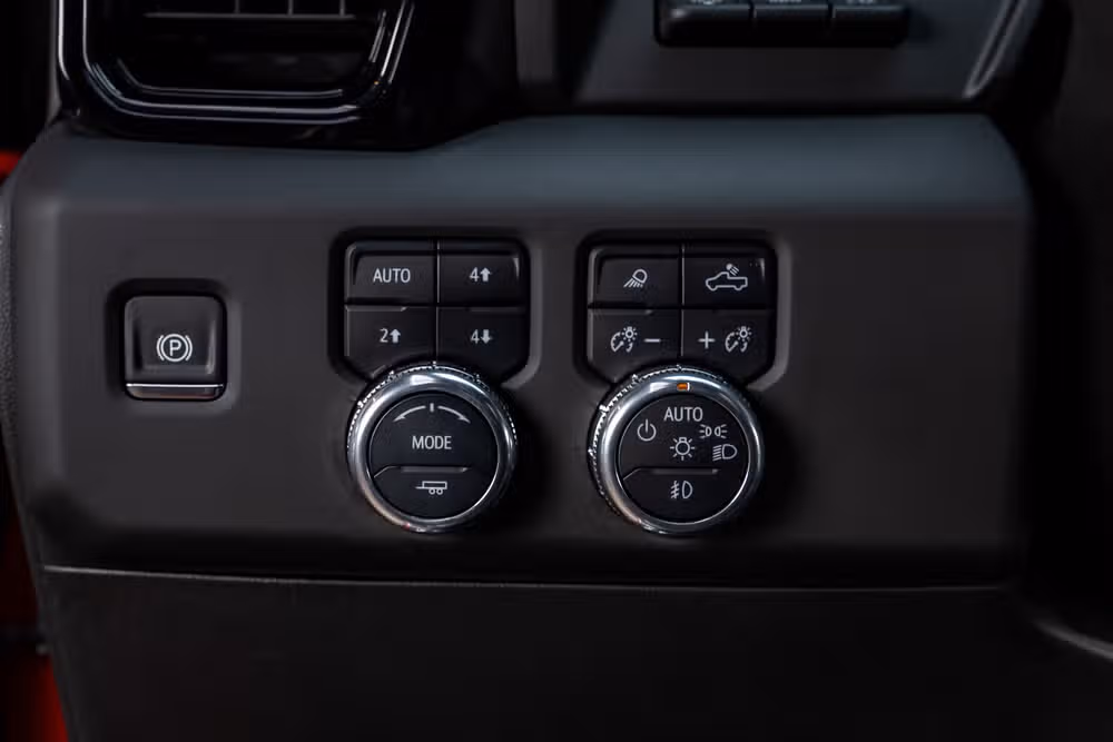 2025 GMC Sierra 2500HD AT4X Crew Cab Image 22