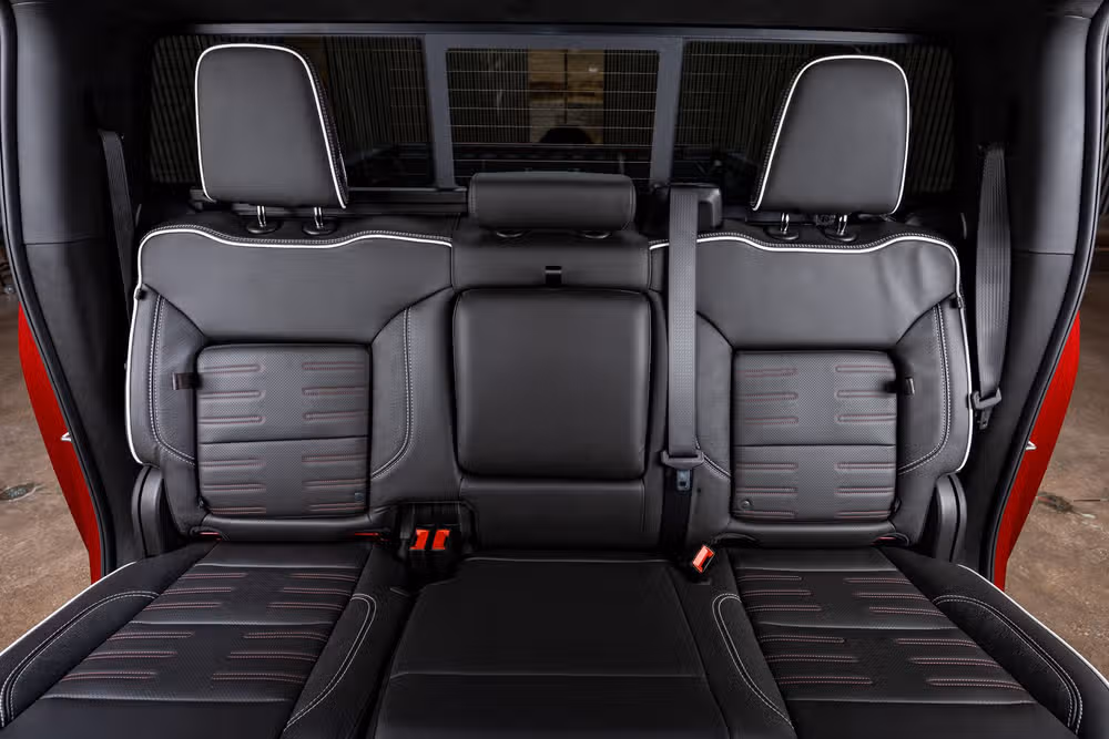2025 GMC Sierra 2500HD AT4X Crew Cab Image 36