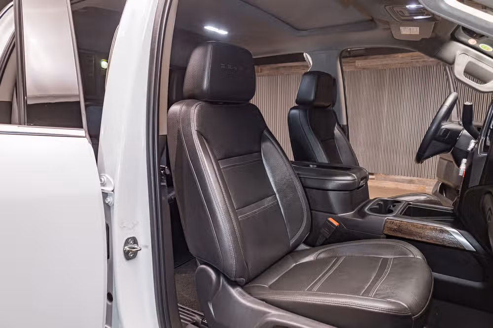 2021 GMC Sierra 3500HD Denali Crew Cab Image 26