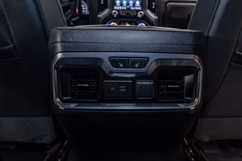 2020 GMC Sierra 2500HD Denali Crew Cab Image 26