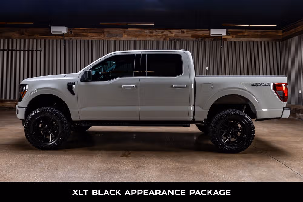 2026 Ford F-150 XLT SuperCrew Image 6