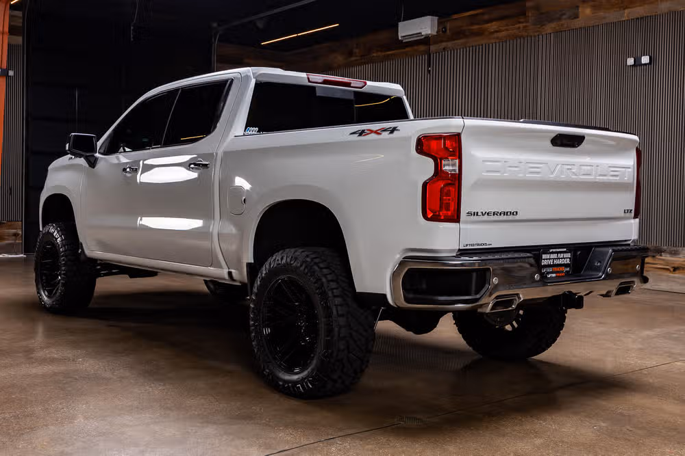2025 Chevrolet Silverado 1500 LTZ Crew Cab Image 7