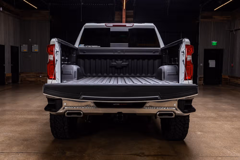 2025 Chevrolet Silverado 1500 LTZ Crew Cab Image 9