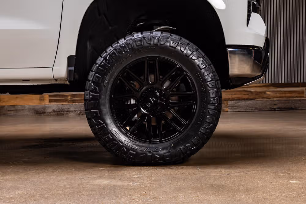 2025 Chevrolet Silverado 1500 LTZ Crew Cab Image 12