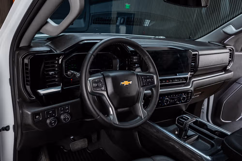 2025 Chevrolet Silverado 1500 LTZ Crew Cab Image 16