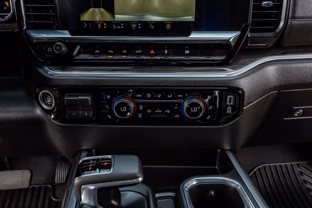 2025 Chevrolet Silverado 1500 LTZ Crew Cab Image 26