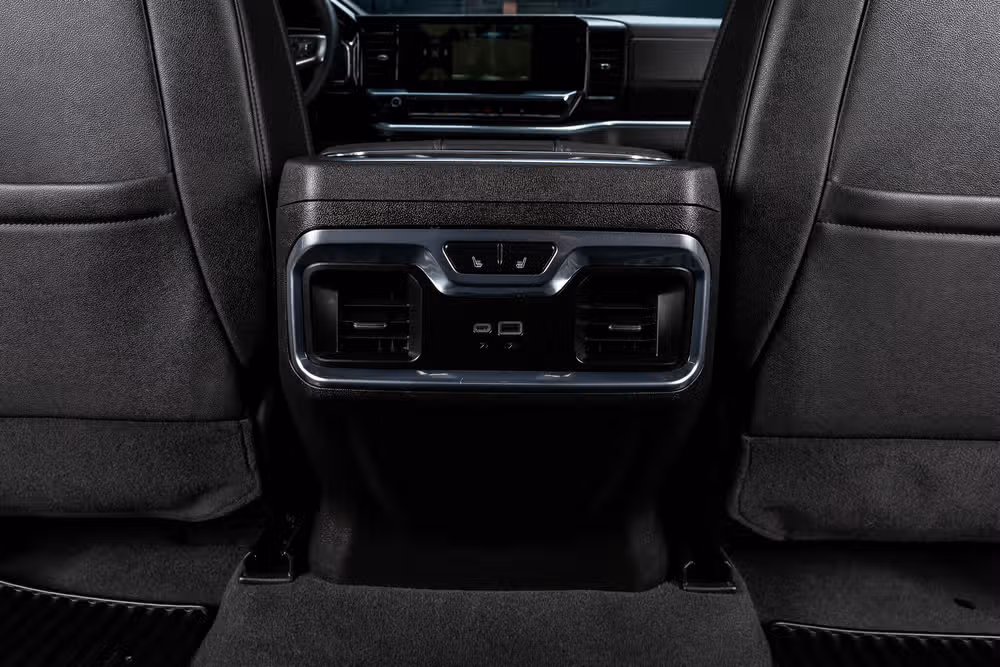 2025 Chevrolet Silverado 1500 LTZ Crew Cab Image 33