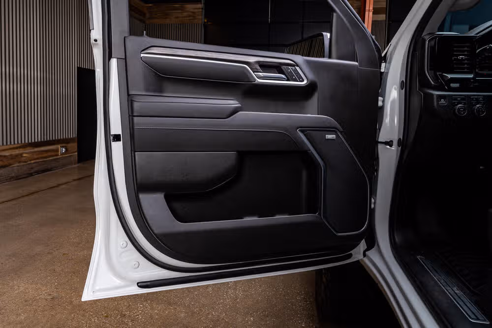 2025 Chevrolet Silverado 1500 LTZ Crew Cab Image 36