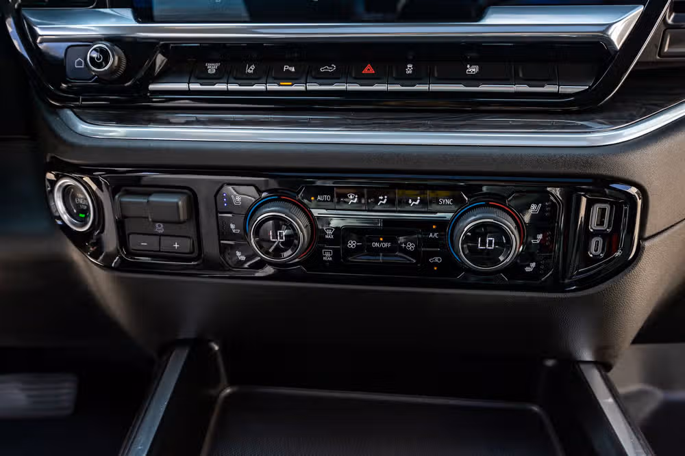2025 Chevrolet Silverado 3500HD LTZ Crew Cab Image 27