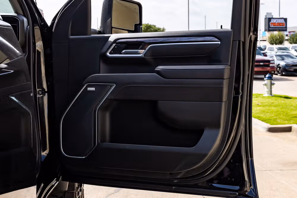 2025 Chevrolet Silverado 3500HD LTZ Crew Cab Image 38