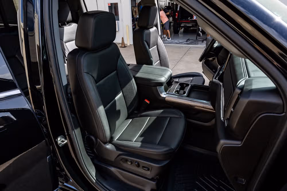 2025 Chevrolet Silverado 3500HD LTZ Crew Cab Image 32