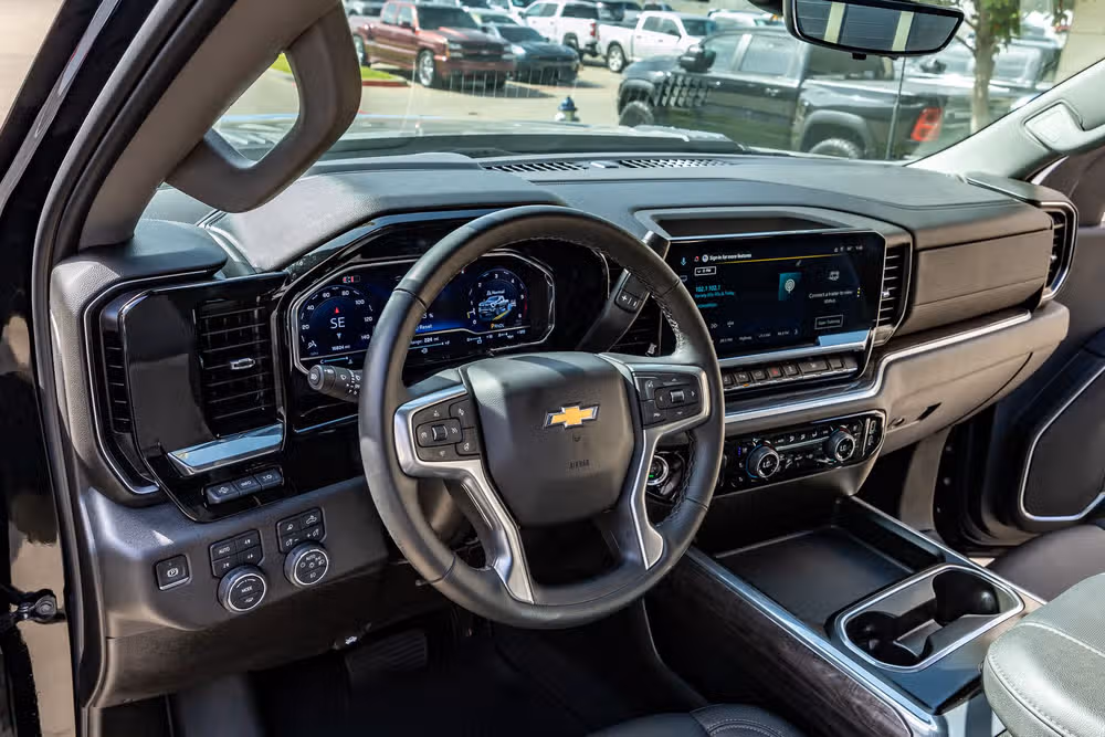 2025 Chevrolet Silverado 3500HD LTZ Crew Cab Image 17
