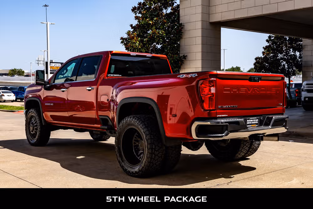 2026 Chevrolet Silverado 3500HD LTZ Crew Cab Image 7