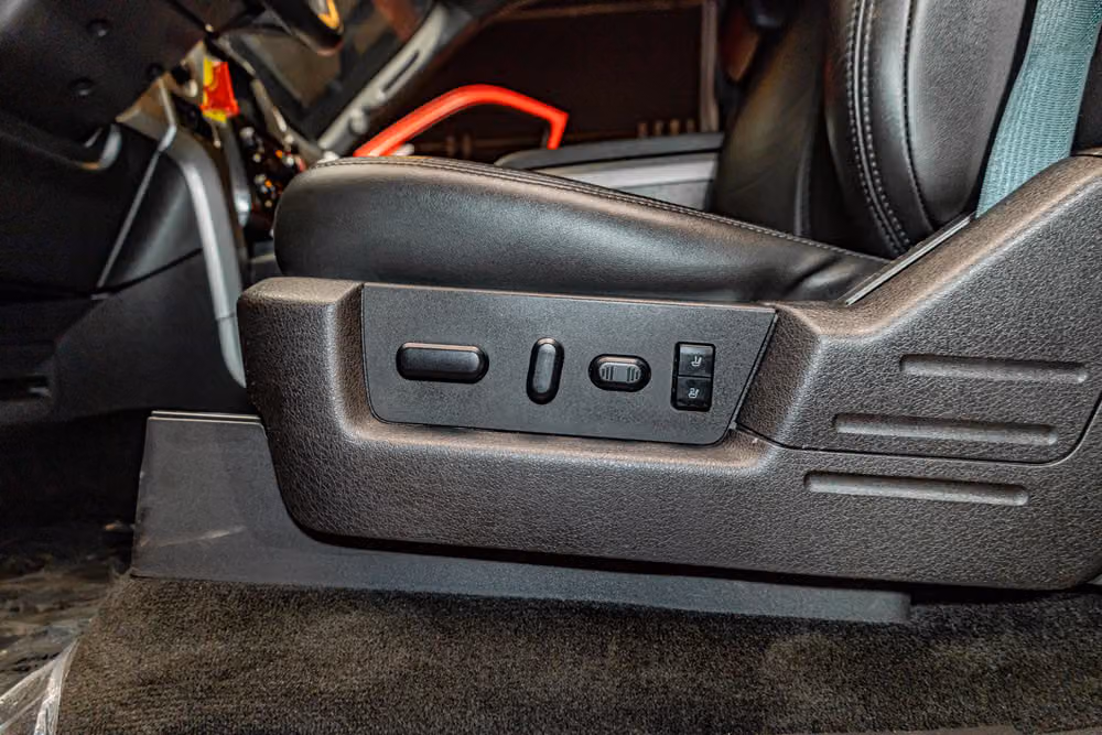 2014 Ford F-150 SVT Raptor SuperCrew Image 21