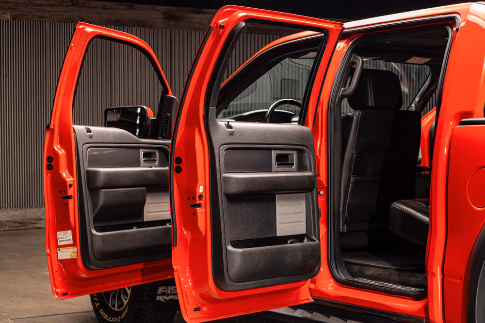 2014 Ford F-150 SVT Raptor SuperCrew Image 28