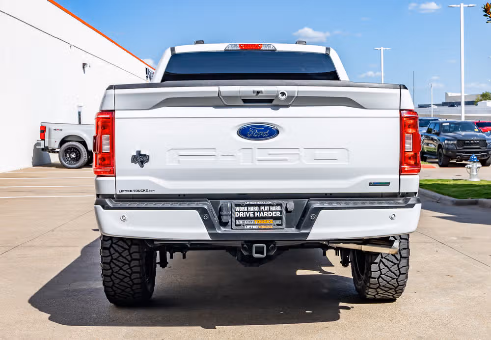 2023 Ford F-150 XLT SuperCrew Image 8