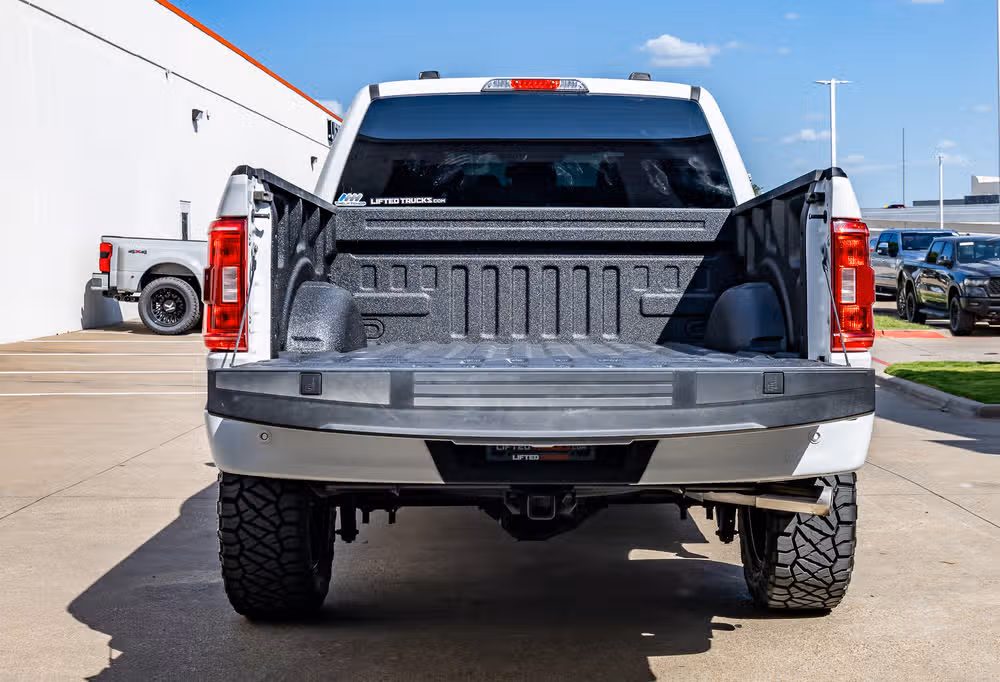 2023 Ford F-150 XLT SuperCrew Image 9