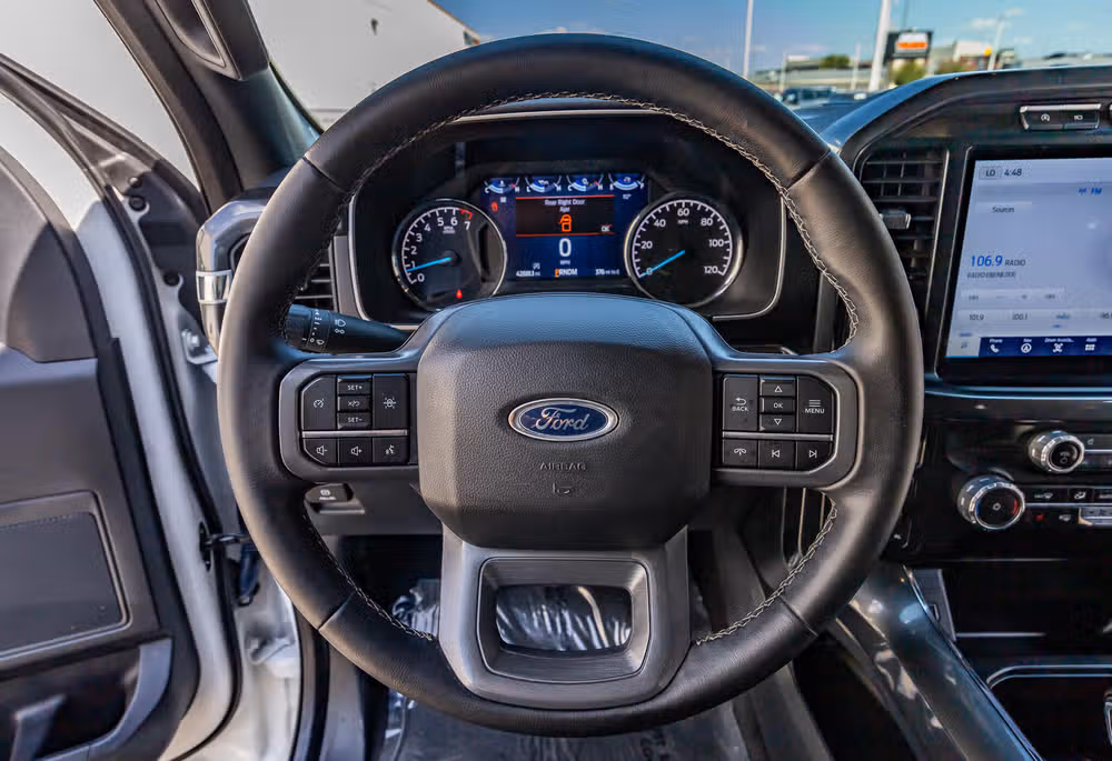 2023 Ford F-150 XLT SuperCrew Image 19