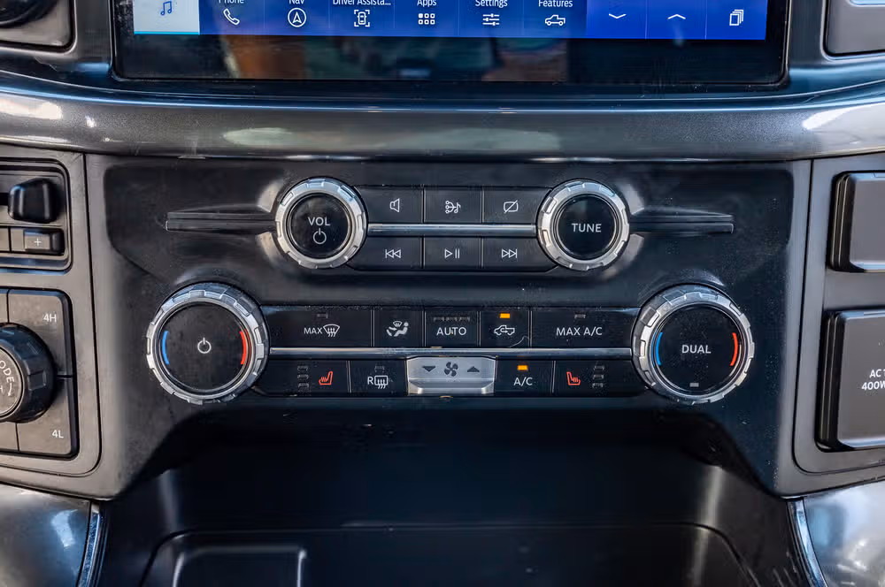 2023 Ford F-150 XLT SuperCrew Image 28