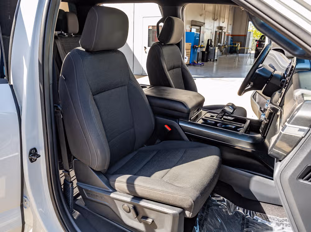 2023 Ford F-150 XLT SuperCrew Image 32