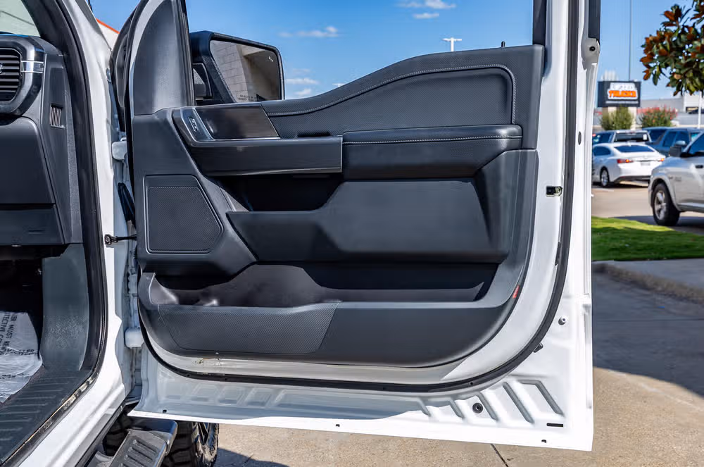 2023 Ford F-150 XLT SuperCrew Image 38