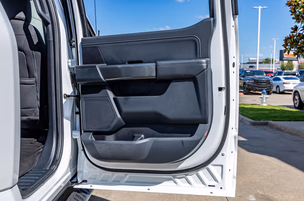 2023 Ford F-150 XLT SuperCrew Image 40