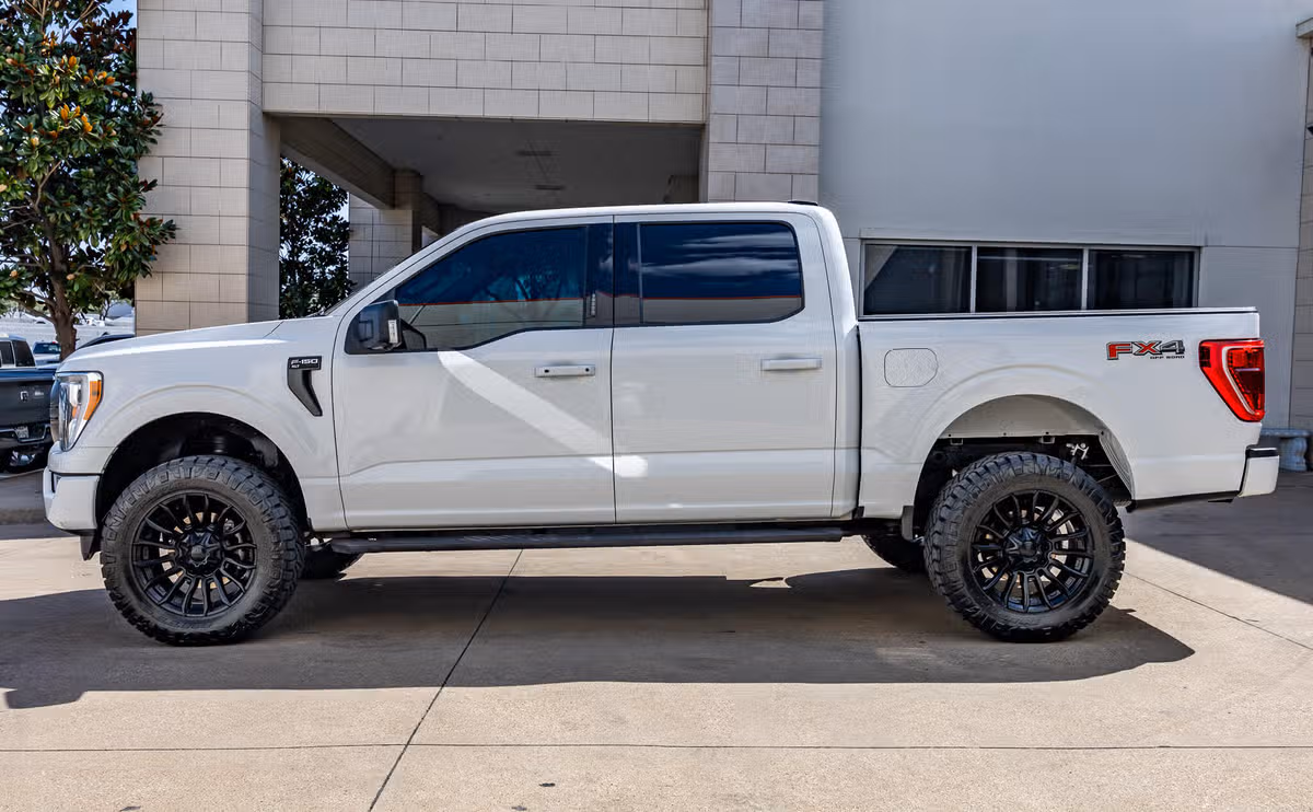 2023 Ford F-150 XLT SuperCrew