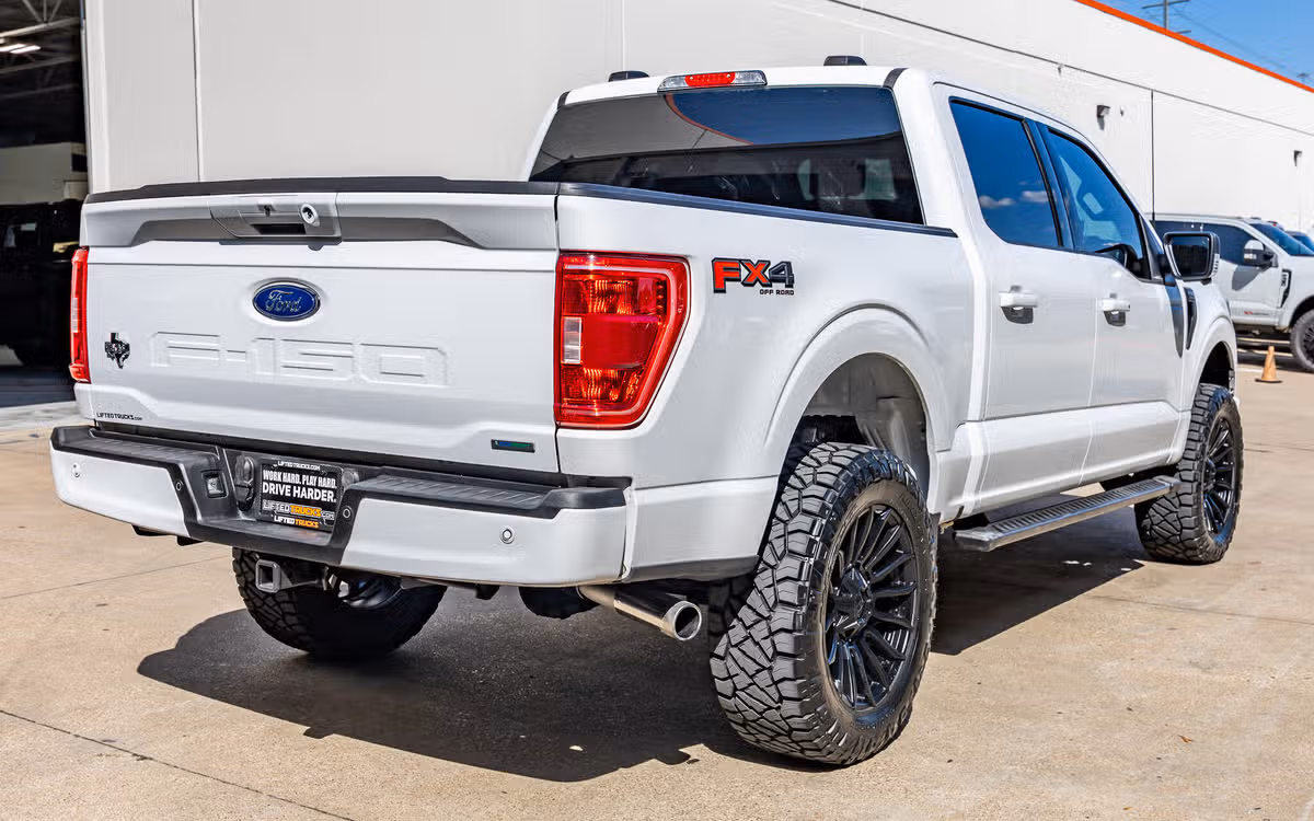 2023 Ford F-150 XLT SuperCrew