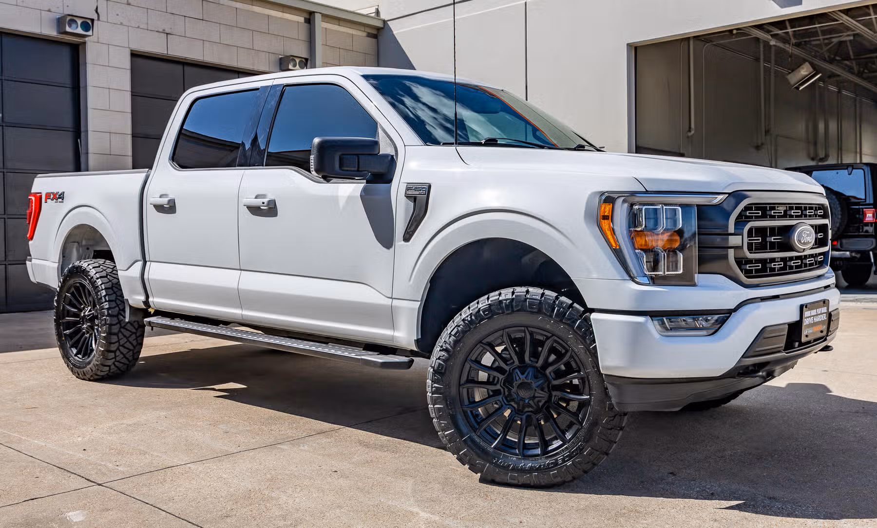 2023 Ford F-150 XLT SuperCrew Image 1