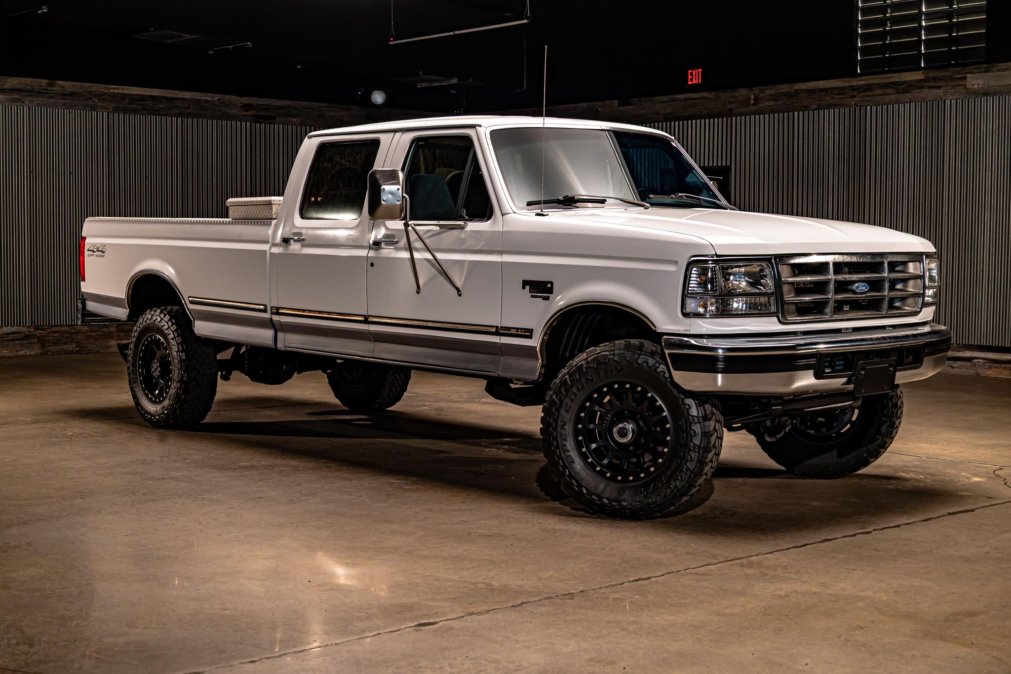 White 1997 Ford F-350 Pickup Truck Four-Wheel Drive Manual