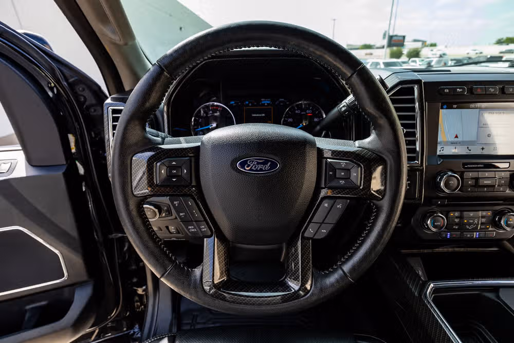 2017 Ford F-250 Super Duty Lariat Crew Cab Image 18