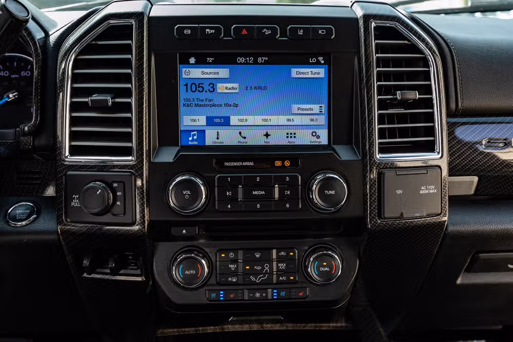 2017 Ford F-250 Super Duty Lariat Crew Cab Image 23