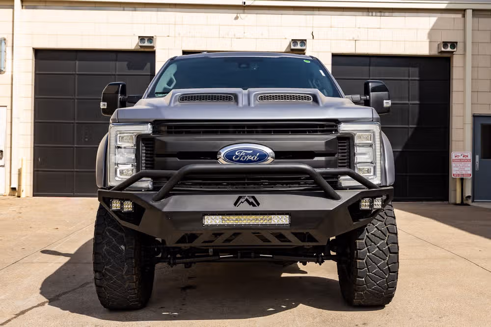 2017 Ford F-250 Super Duty Lariat Crew Cab Image 2