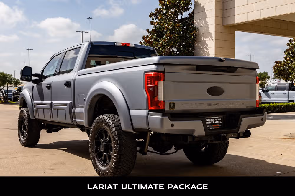 2017 Ford F-250 Super Duty Lariat Crew Cab Image 6