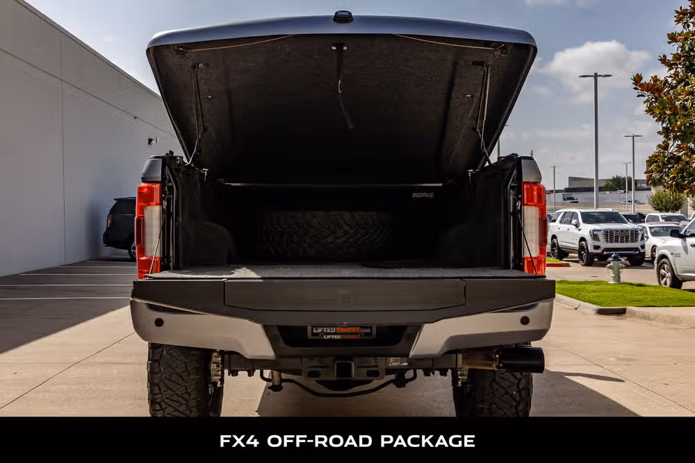 2017 Ford F-250 Super Duty Lariat Crew Cab Image 8