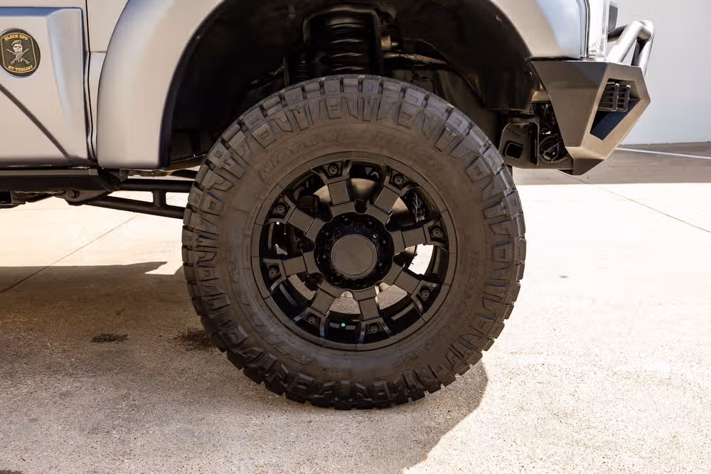 2017 Ford F-250 Super Duty Lariat Crew Cab Image 11