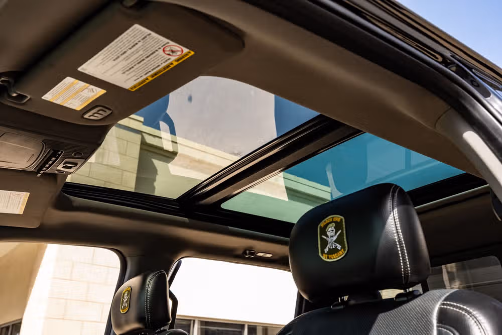 2017 Ford F-250 Super Duty Lariat Crew Cab Image 30