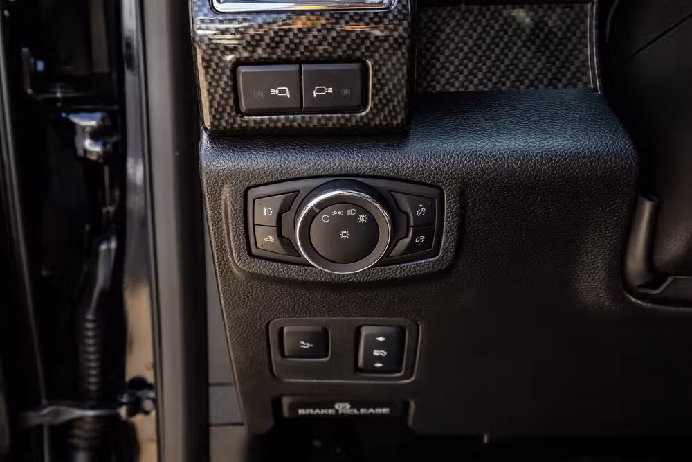 2017 Ford F-250 Super Duty Lariat Crew Cab Image 21