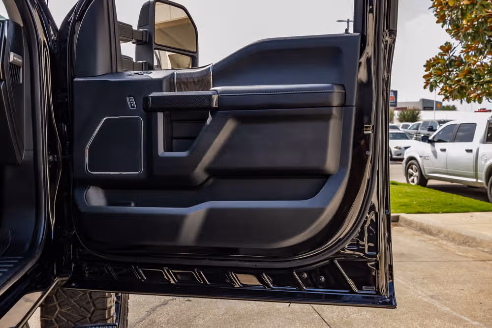 2017 Ford F-250 Super Duty Lariat Crew Cab Image 37
