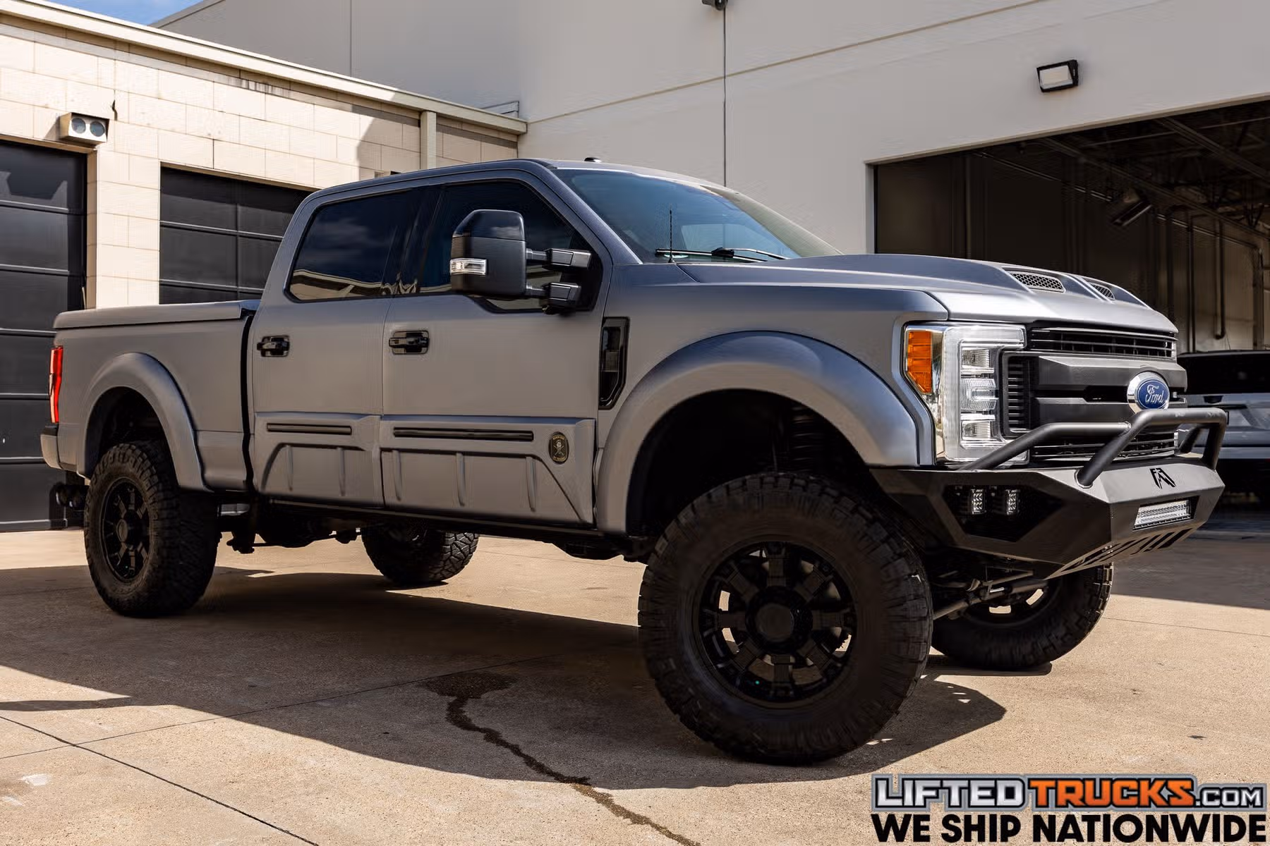2017 Ford F-250 Super Duty Lariat Crew Cab Image 1
